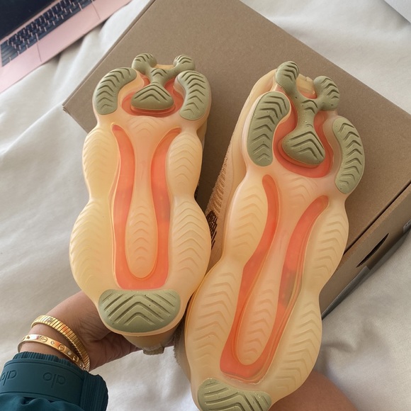 Like new Nike Air Max Scorpion Flyknit - Picture 4 of 4